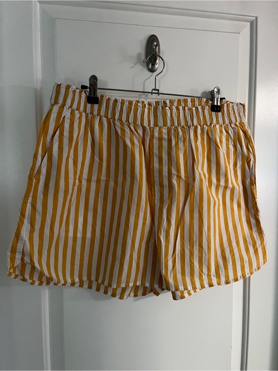 Madewell Pants - Madewell NWT Yellow White Striped Poplin Pull-On Shorts Size L